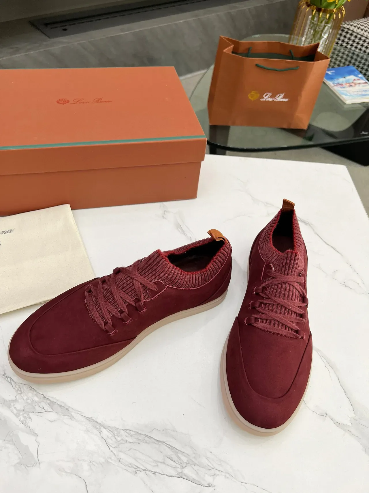 Loewe Sneakers Lifestyle en Daim à Col Tricoté Bordeaux 5