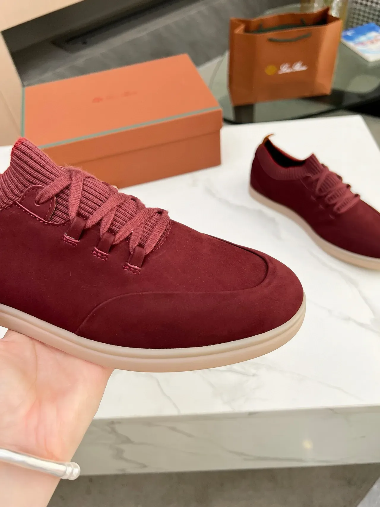 Loewe Sneakers Lifestyle en Daim à Col Tricoté Bordeaux 7