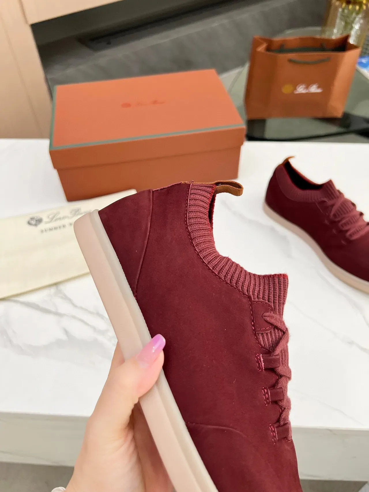 Loewe Sneakers Lifestyle en Daim à Col Tricoté Bordeaux 8
