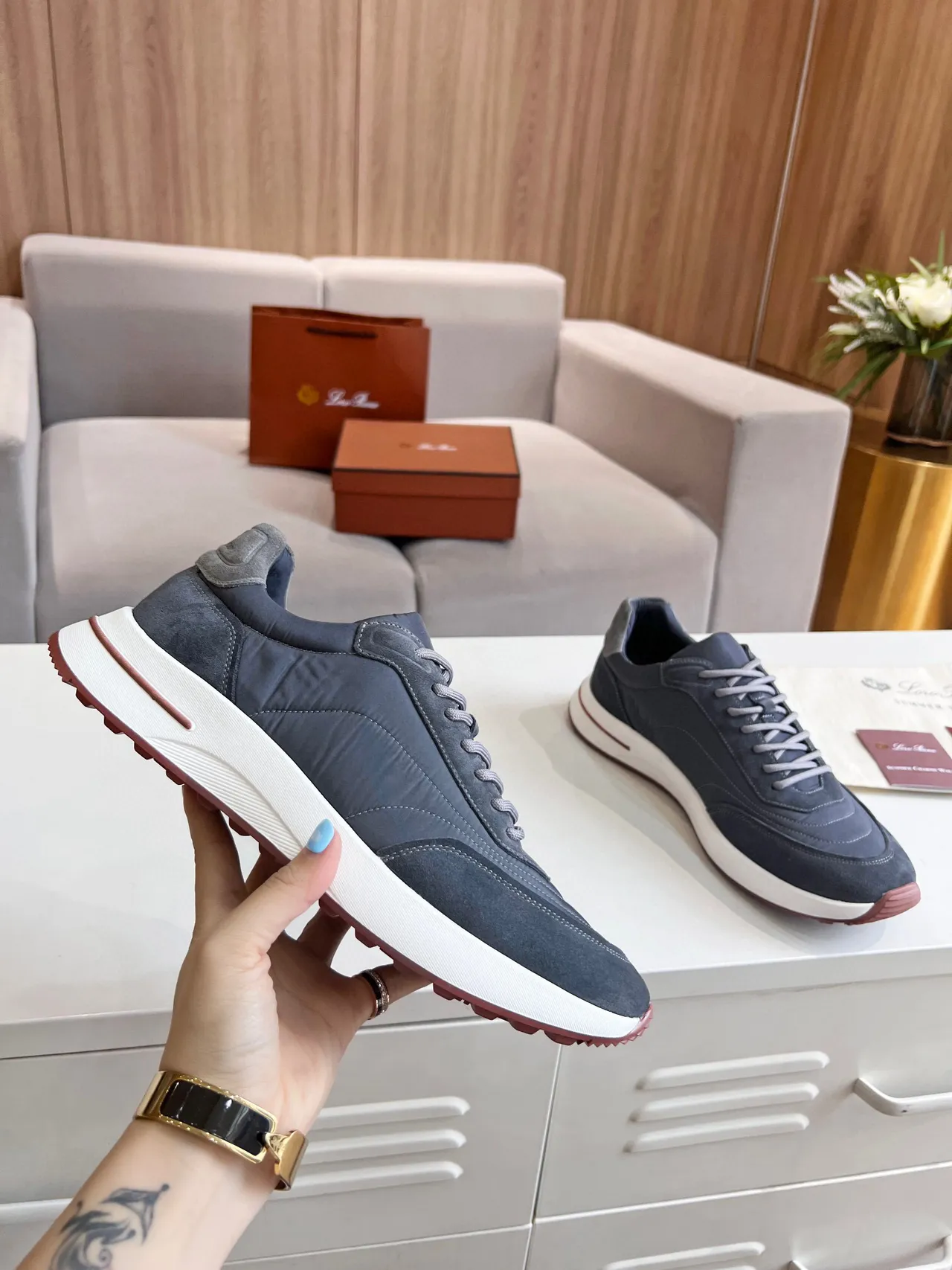 Loro Piana Tênis Lifestyle de Camurça e Nylon Cinza 2