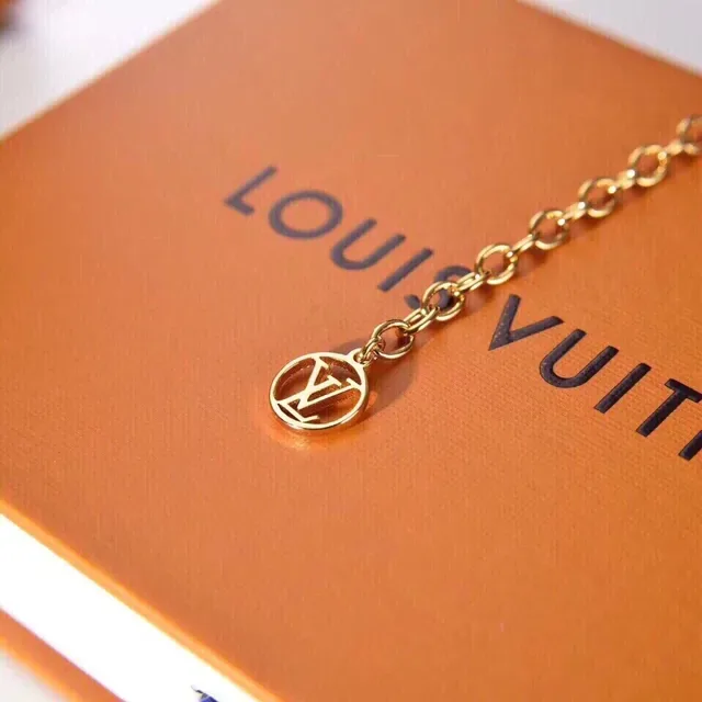 Louis Vuitton Alphabet 'h' Gold-Tone Chain Bracelet 2