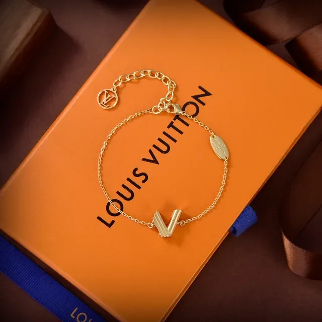 Louis Vuitton Alphabet 'h' Gold-Tone Chain Bracelet 4