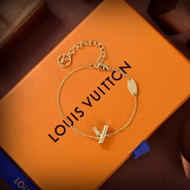 Louis Vuitton Alphabet 'h' Gold-Tone Chain Bracelet 5
