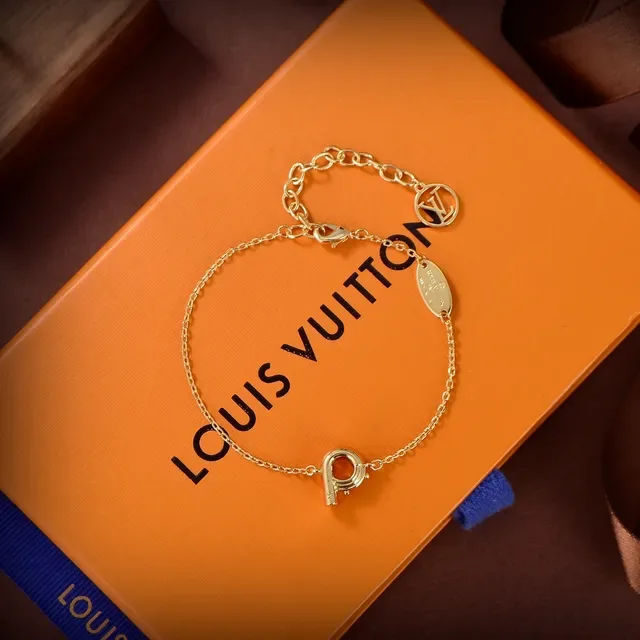 Louis Vuitton Alphabet 'h' Gold-Tone Chain Bracelet 7