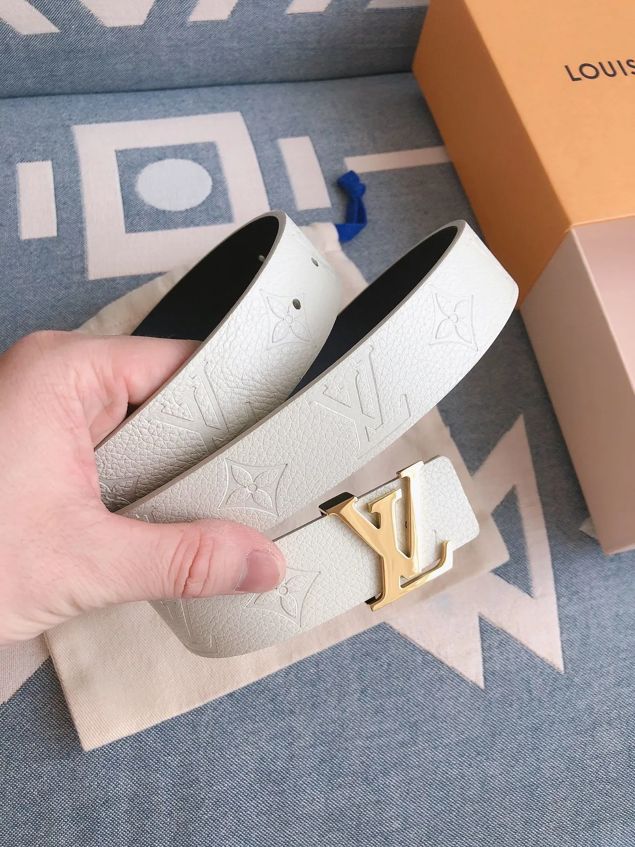 Louis Vuitton Beige Gold Embossed Monogram LV Buckle Leather Belt 3