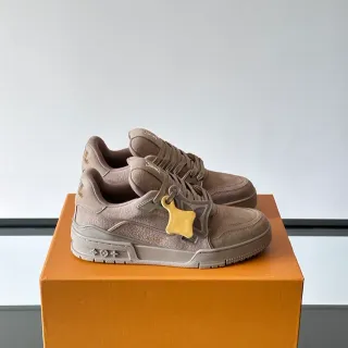 Louis Vuitton Beige Gold Taupe Upper Híbrido Ante-Malla Esculpido Camadas Midsole Lifestyle Sneakers