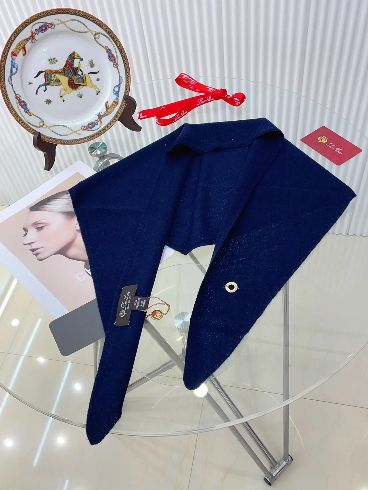 Louis Vuitton Boné Bege Marinho Tricô Canelado Bordado Patch de Tigre 5