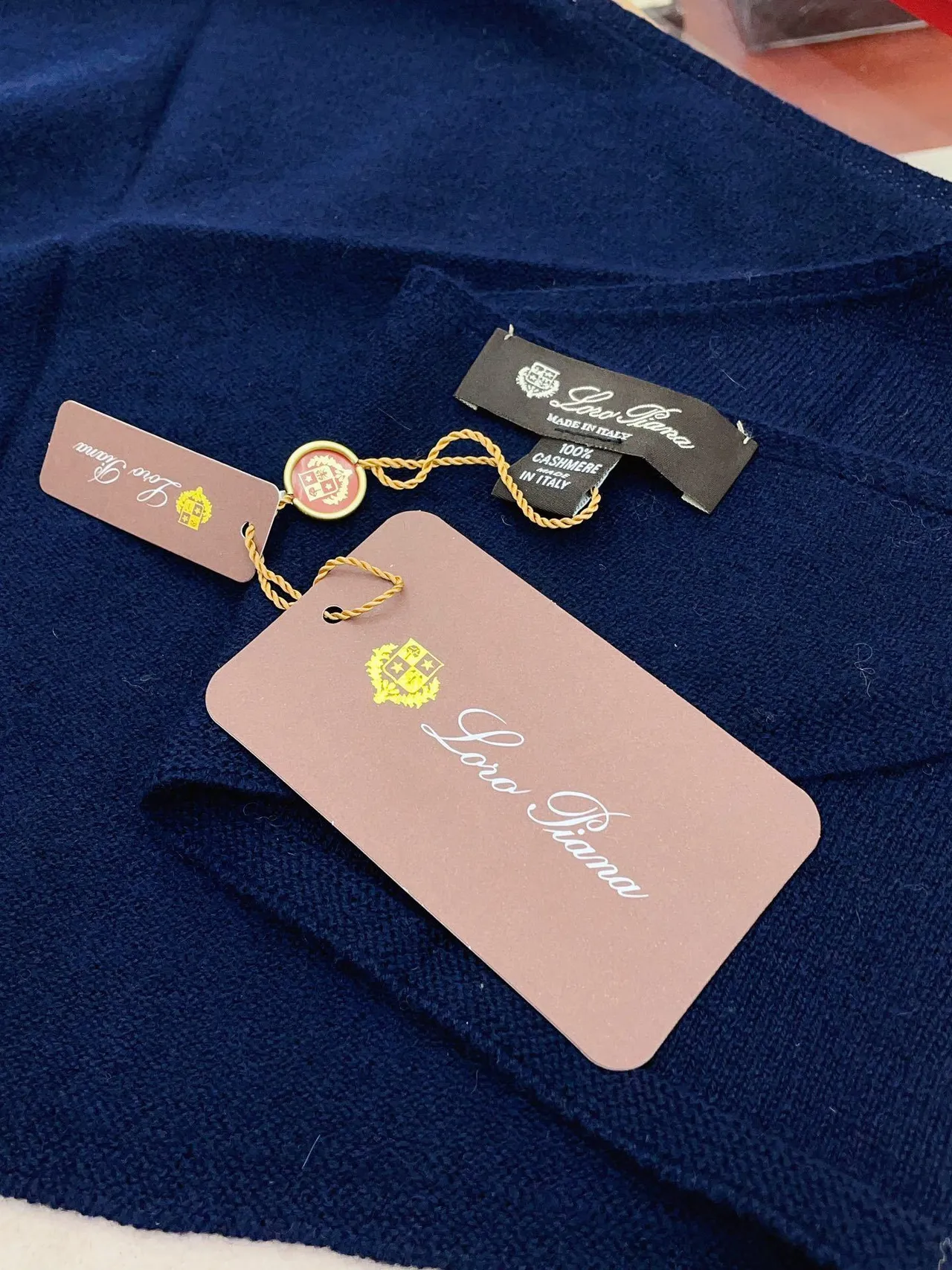 Louis Vuitton Boné Bege Marinho Tricô Canelado Bordado Patch de Tigre 7