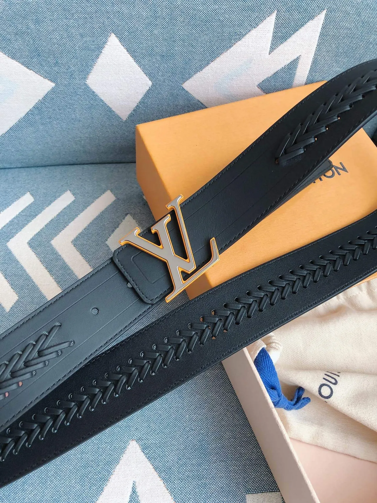 Louis Vuitton কালো গোল্ড ব্রেডেড স্ট্র্যাপ oversized LV Monogram বাকেল লেদার বেল্ট 3