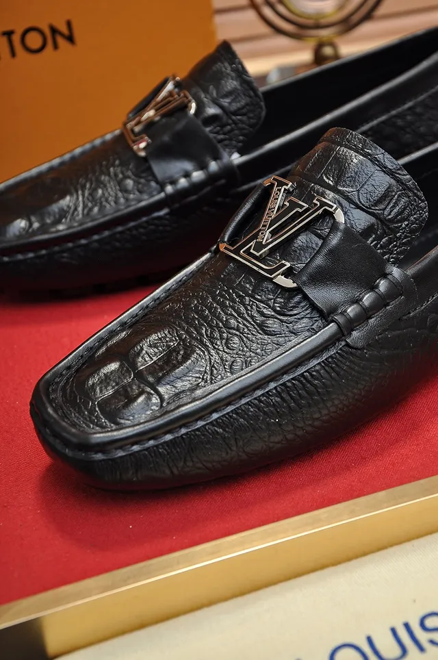 Louis Vuitton Black Gold Crocodile-Embossed Leather Metal LV Buckle Strap Loafer 2