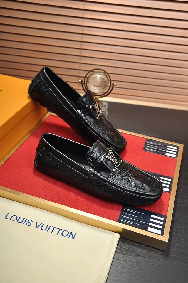 Louis Vuitton Black Gold Crocodile-Embossed Leather Metal LV Buckle Strap Loafer 4