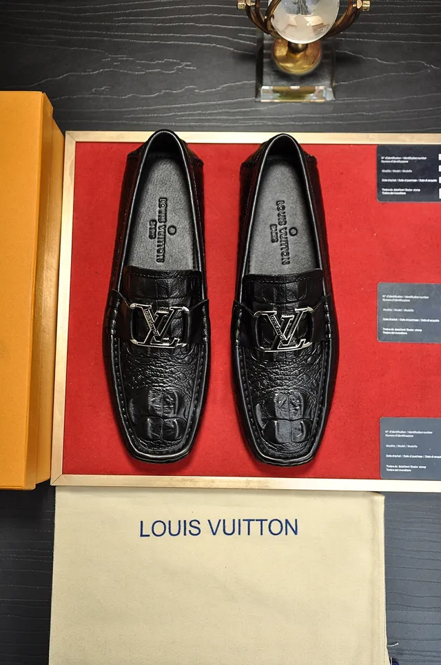 Louis Vuitton Black Gold Crocodile-Embossed Leather Metal LV Buckle Strap Loafer 5