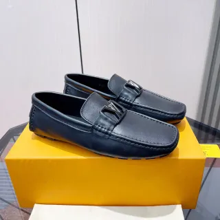 Louis Vuitton Cuero negro LV cierre con hebilla mocasín