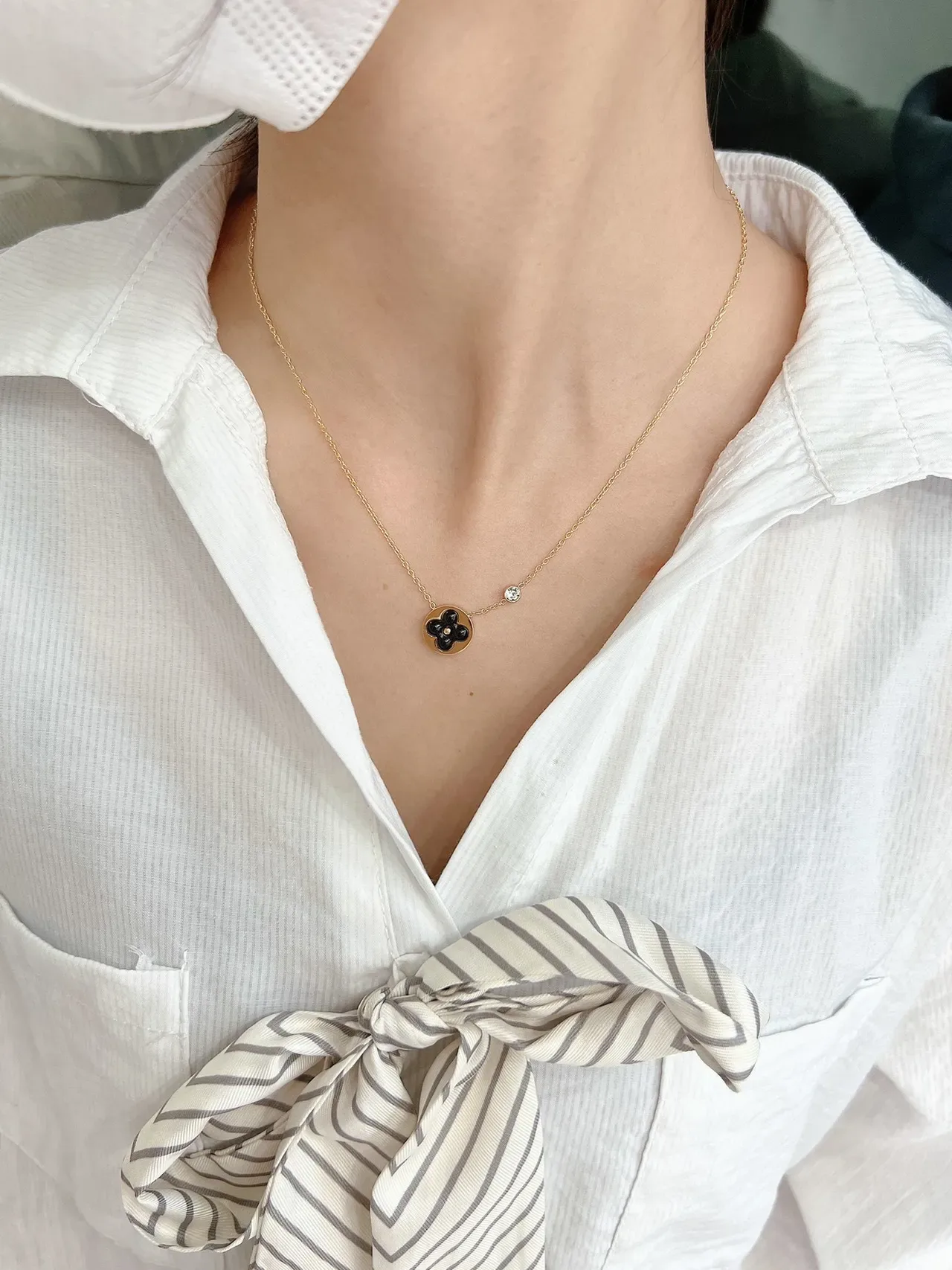 Louis Vuitton Blossom Circular Pendant Rose Gold Diamond Necklace 3
