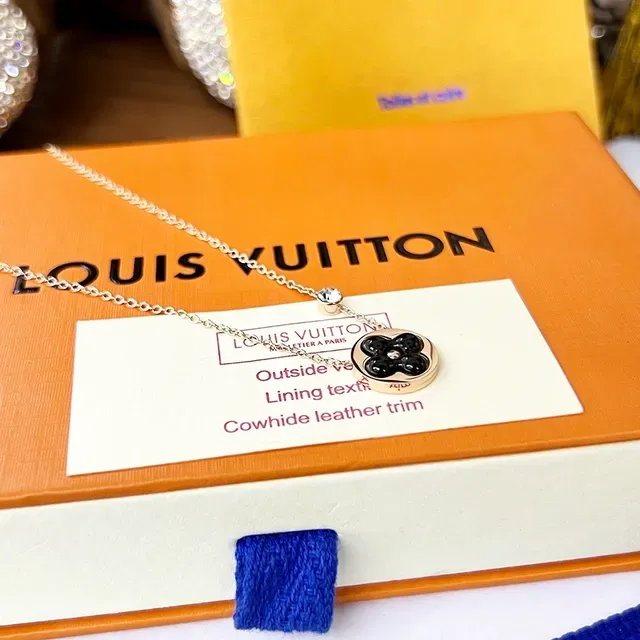 Louis Vuitton Blossom Circular Pendant Rose Gold Diamond Necklace 4