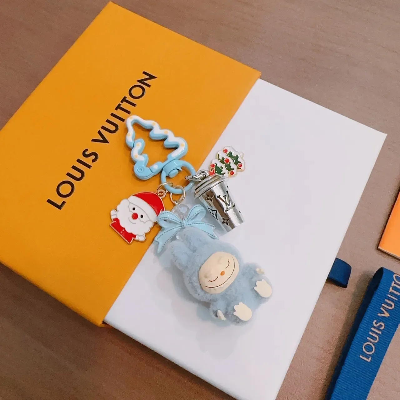 Louis Vuitton Blue White Plush Bunny Centerpiece Enamel Holiday Charms Handbag 7