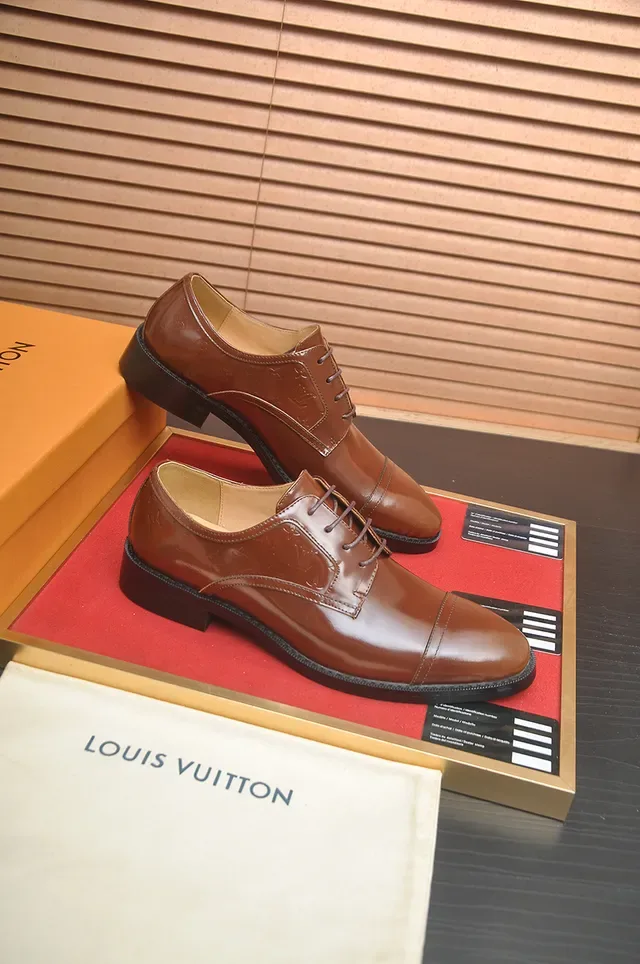Louis Vuitton Chaussures Oxford Cuir Poli Embout Cap Marron et Noir 3
