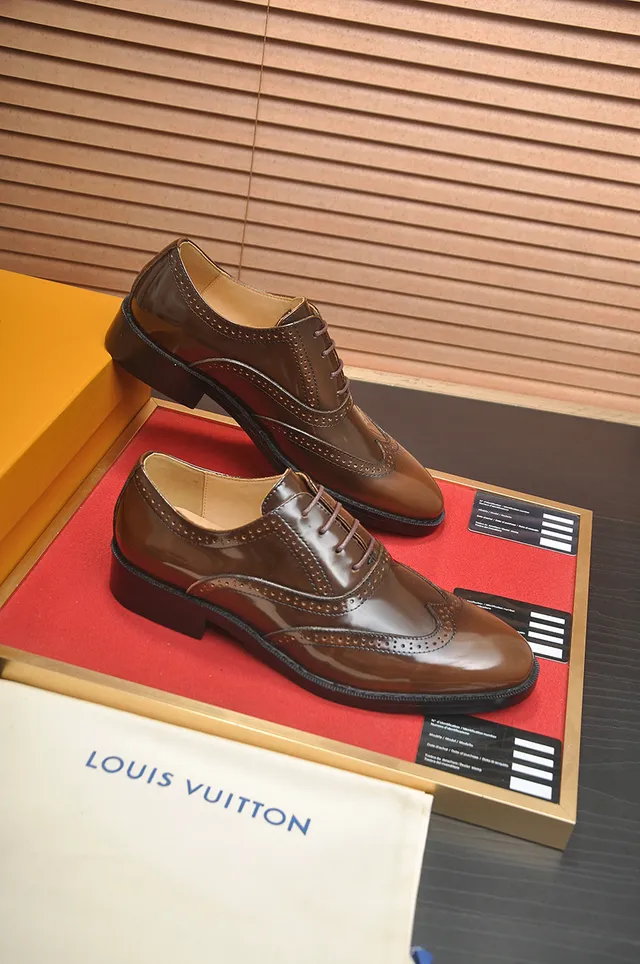 Louis Vuitton Marron Noir Cuir Patent Brillant Détail Wingtip Brogue 4
