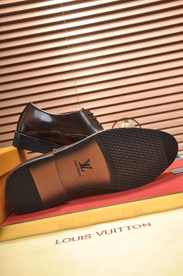 Louis Vuitton Sapatos Oxford Marrom com Ponta de Tapa Polida 3