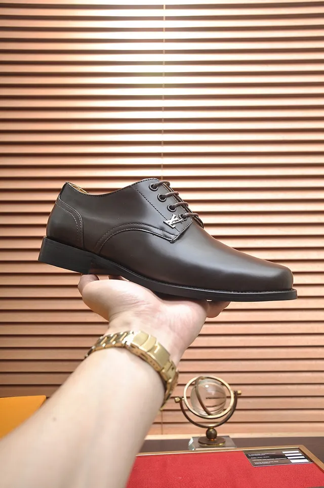 Louis Vuitton Chaussures Oxford en cuir marron poli 6