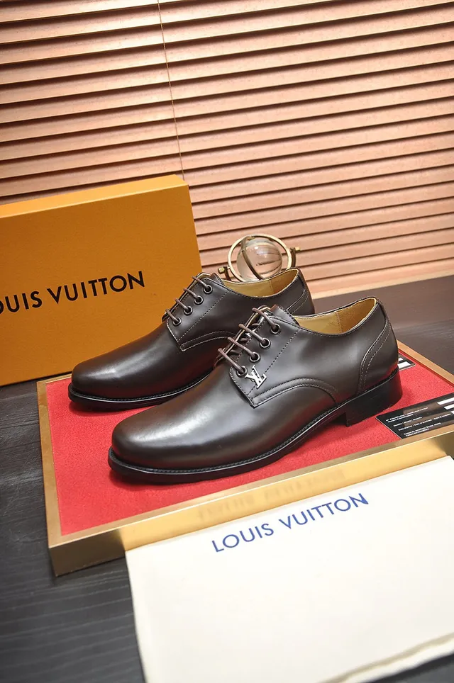 Louis Vuitton Chaussures Oxford en cuir marron poli 8