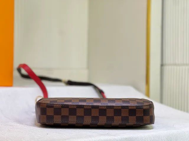 Louis Vuitton Brown Red Checkerboard Canvas Dual-Top-Zip Closure Hobo Bag 3