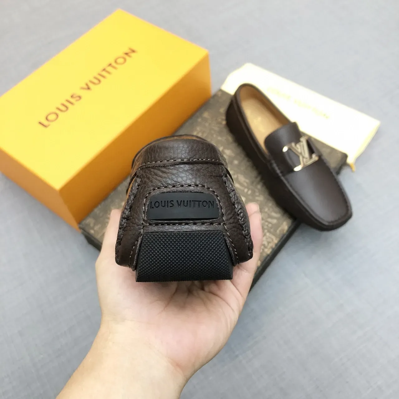 Louis Vuitton Buckle Loafer Marron Cuir Pebbled Homme 6