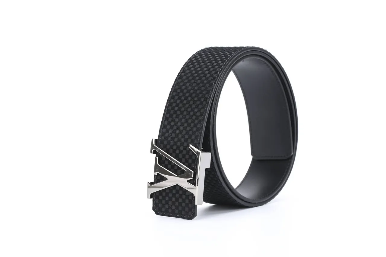 Louis Vuitton কার্বন ফাইবার টেক্সচার LV Monogram Buckle লেদার বেল্ট 5
