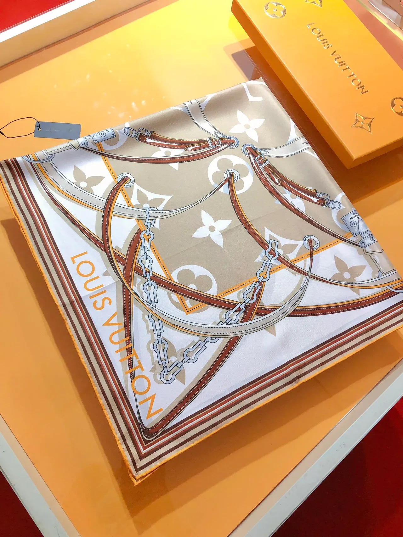 Louis Vuitton Chain Motif Silk Scarf 4