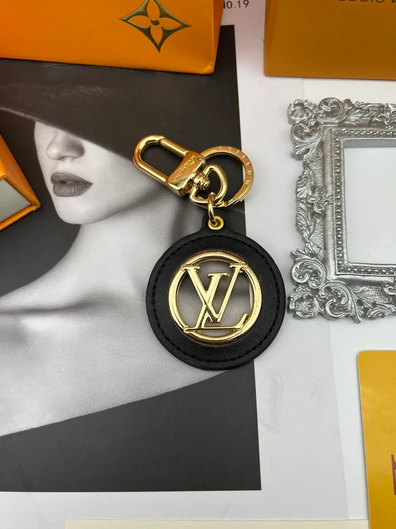 Louis Vuitton Circle Key Holder Red Gold Circular Leather Monogram Handbag 5