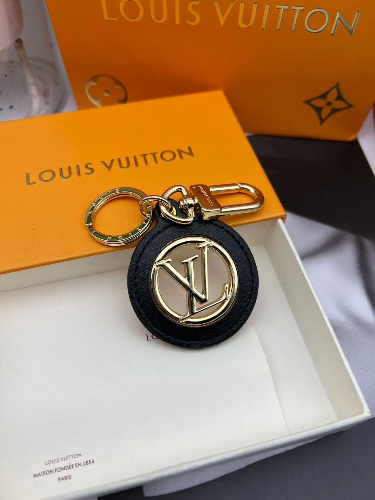 Louis Vuitton Circle Key Holder Red Gold Circular Leather Monogram Handbag 8