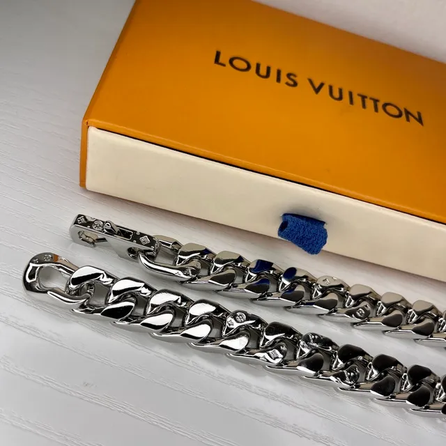 Louis Vuitton Curb-Link Chain Silver-Tone Necklace 5