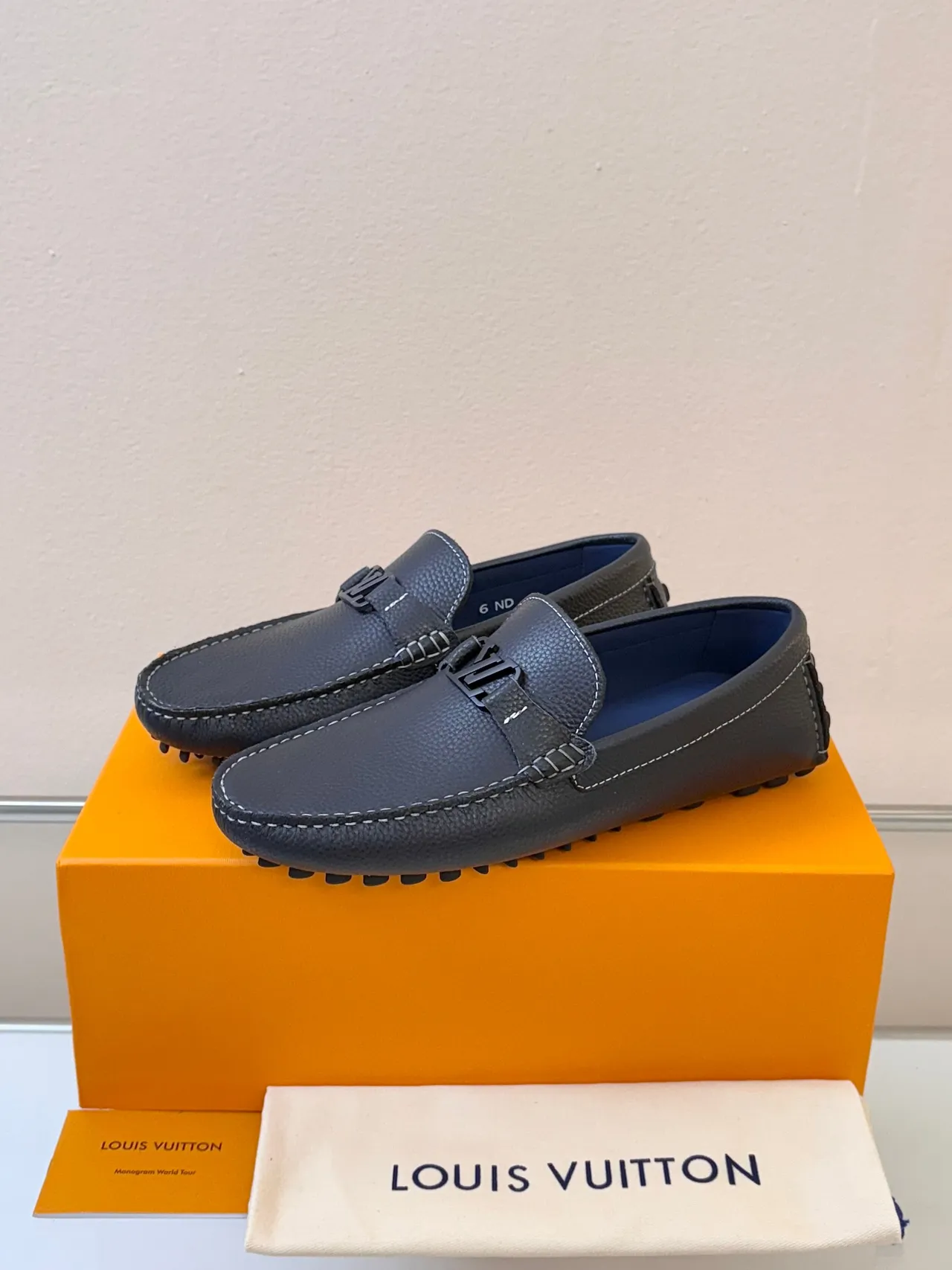 Louis Vuitton Driver Black Navy Pebbled Leather Monogram Buckle Strap Loafer 2