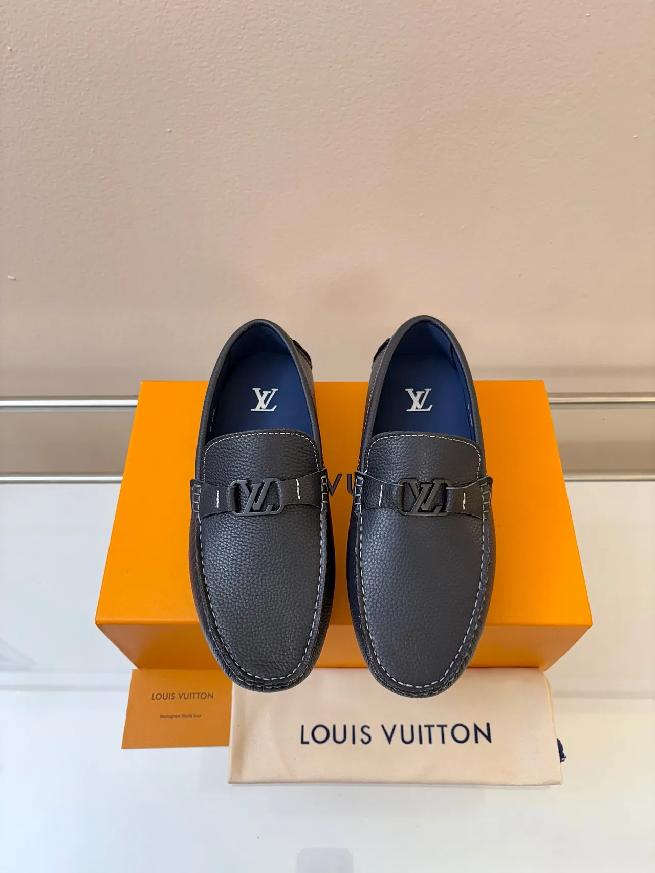 Louis Vuitton Driver Black Navy Pebbled Leather Monogram Buckle Strap Loafer 6