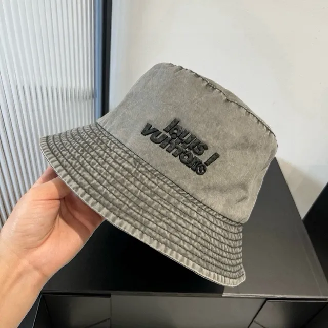 Louis Vuitton Logo Brodé Chapeau Bucket Gris Lavé 6