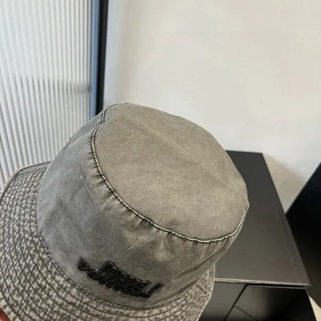 Louis Vuitton Logo Brodé Chapeau Bucket Gris Lavé 7