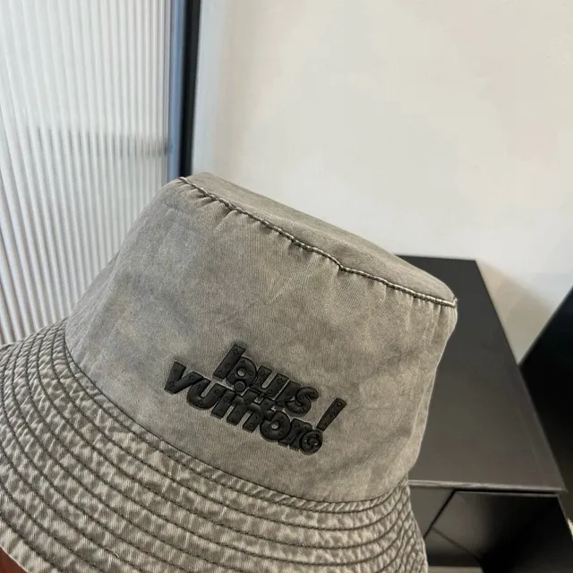 Louis Vuitton Logo Brodé Chapeau Bucket Gris Lavé 8