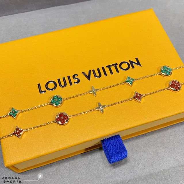 Louis Vuitton Cinq Fleurs Bracelets Charme Émaillé Doré 4