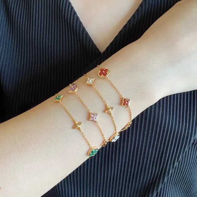 Louis Vuitton Cinq Fleurs Bracelets Charme Émaillé Doré 9