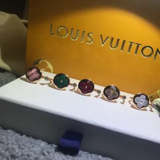Louis Vuitton نمط زهوري مينا ولؤلؤ أميض خواتم