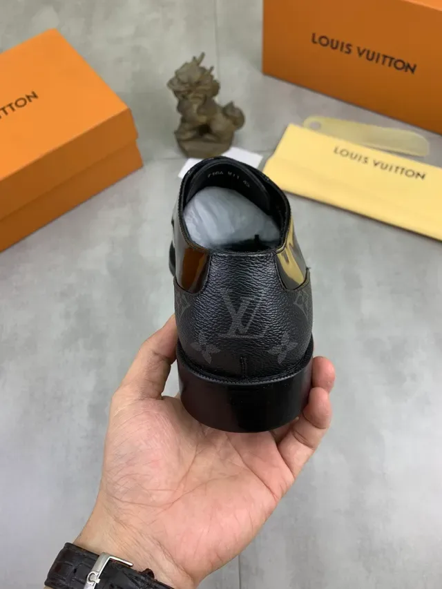 Louis Vuitton Chaussures Oxford Cuir Patenté Noir Brillant avec Cap Toe 3