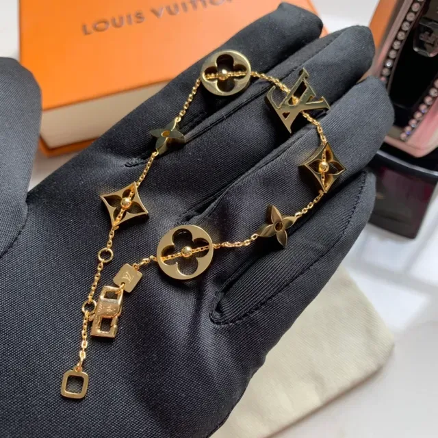 Louis Vuitton Gold Chain Interlocking LV Motif Bracelet 4
