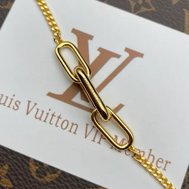Louis Vuitton Gold Curb Chain Adjustable Buckle Clasp Necklace 4