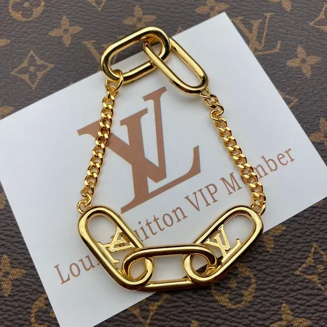 Louis Vuitton Gold Curb Chain Adjustable Buckle Clasp Necklace 5