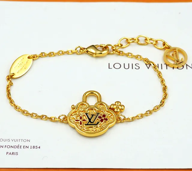 Louis Vuitton Chaîne Dorée Rouge Fermoir Quatrefoil Charme Bracelet 2