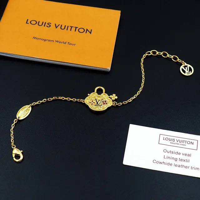 Louis Vuitton Chaîne Dorée Rouge Fermoir Quatrefoil Charme Bracelet 8