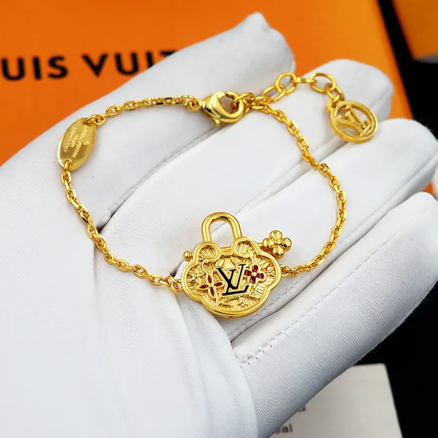 Louis Vuitton Chaîne Dorée Rouge Fermoir Quatrefoil Charme Bracelet 11
