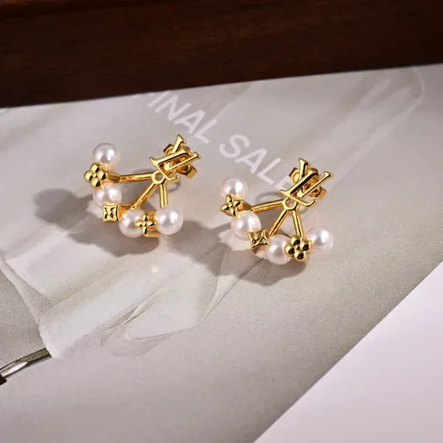 Louis Vuitton Gold-Tone Pearl Bar Stud Earrings 3