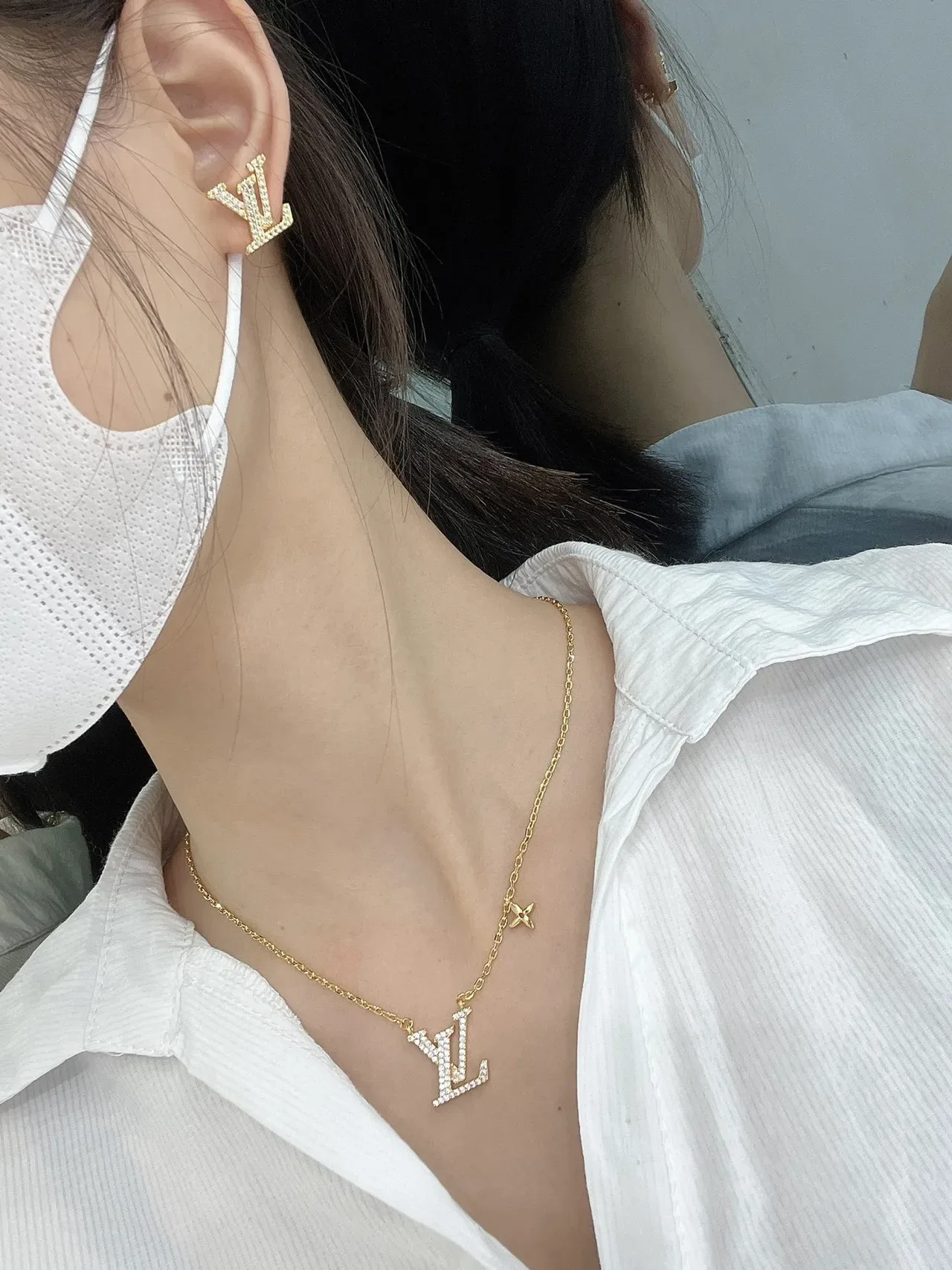 Louis Vuitton Gold Transparent Chain Crystal-Pavé LV Monogram Necklace 3