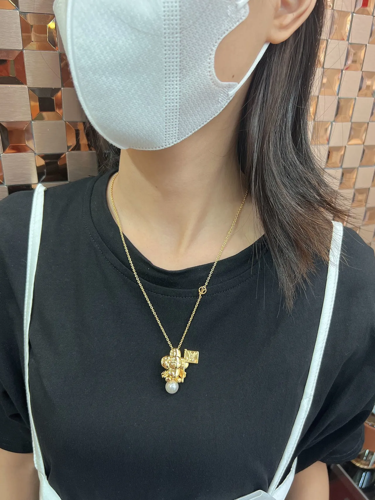 Louis Vuitton Gold White Chain Figural Bear Pendant Necklace 6